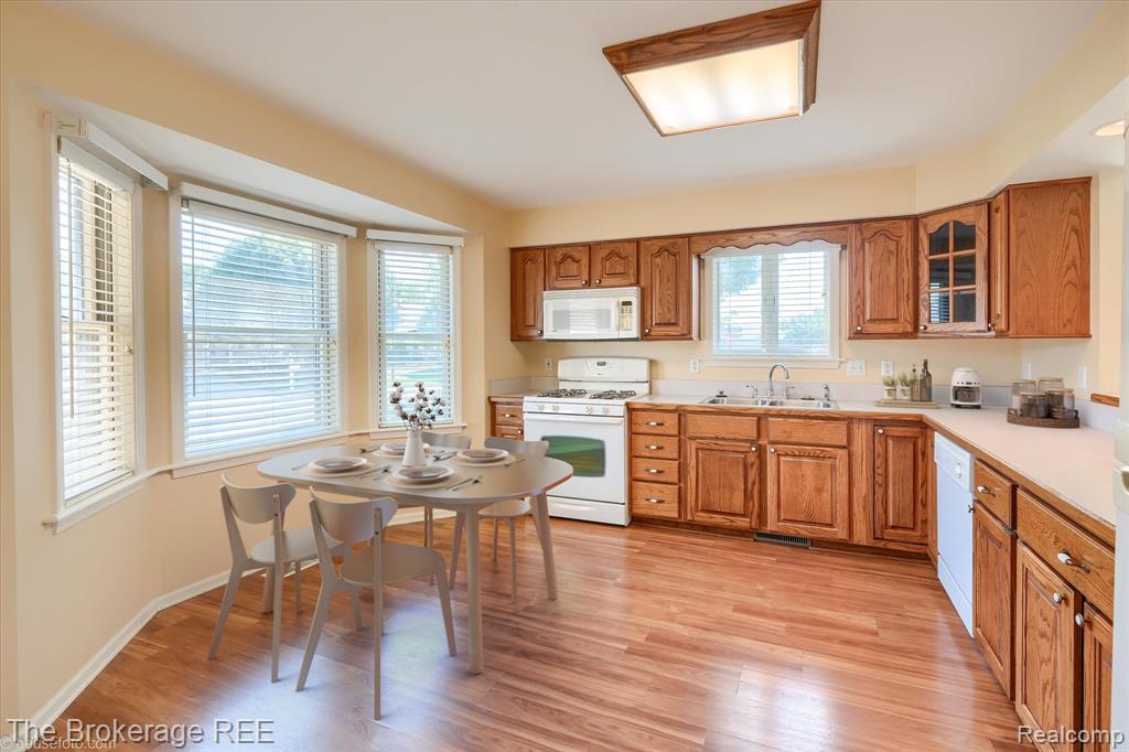 5930 Cross Creek Drive, 246, Swartz Creek, MI 48473 — Photo 14