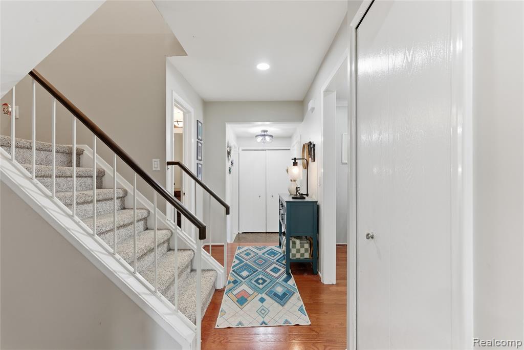 868 Yorktown Court, Northville, MI 48167 — Photo 4