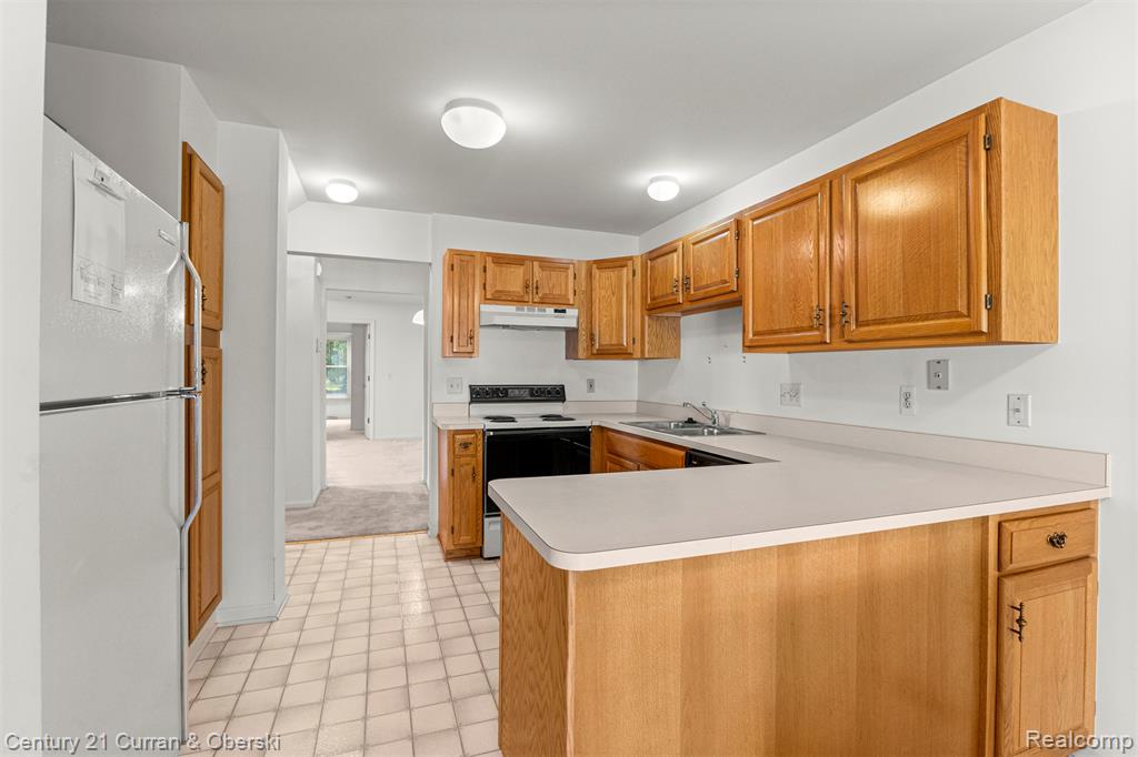 9412 Westwind Drive, Livonia, MI 48150 — Photo 8