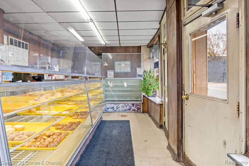 736 E STATE FAIR RD, Highland Park, MI 48203 — Photo 5