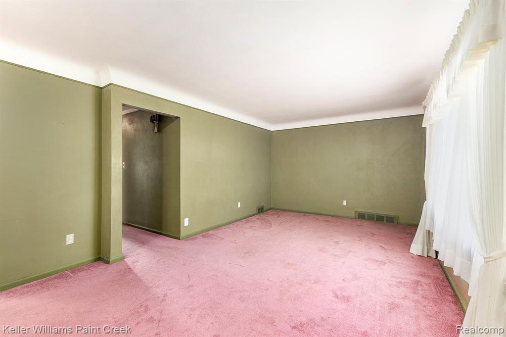 7258 Helen, Center Line, MI 48015 — Photo 5