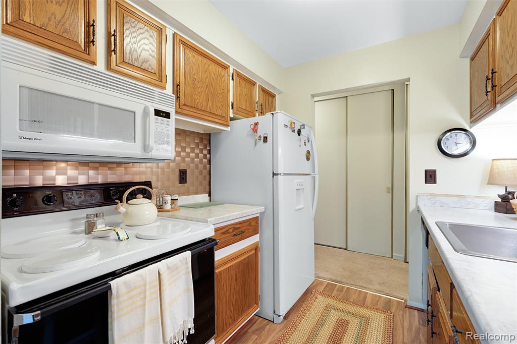 1700 Monticello Street, 2, Trenton, MI 48183 — Photo 12