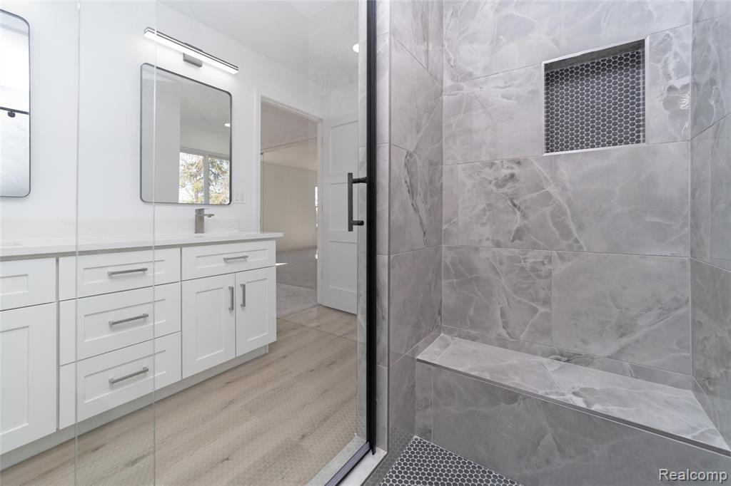 5590 Bayswater Road, West Bloomfield, MI — Photo 28