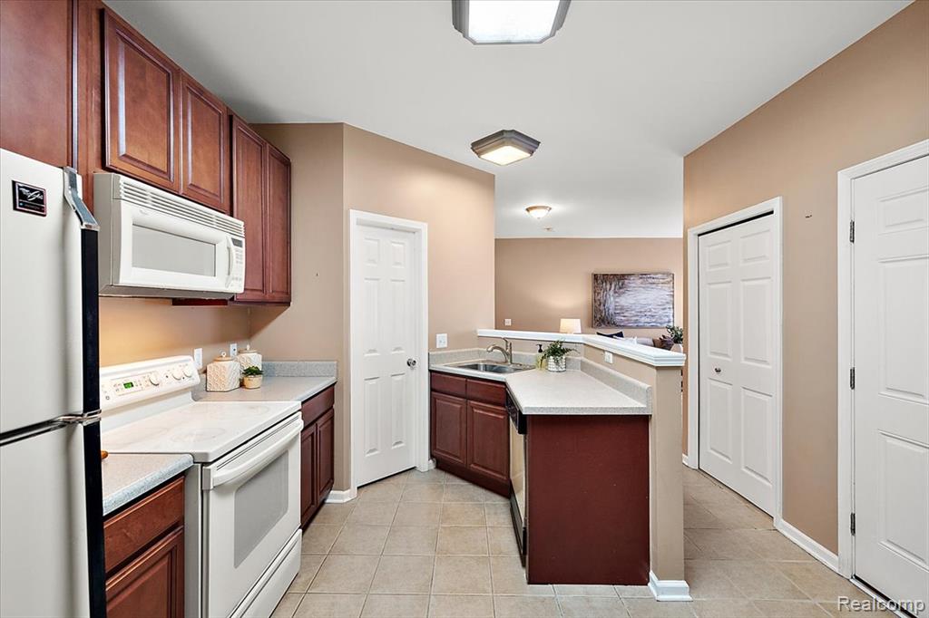 26709 Ashton Drive, Woodhaven, MI 48183 — Photo 14