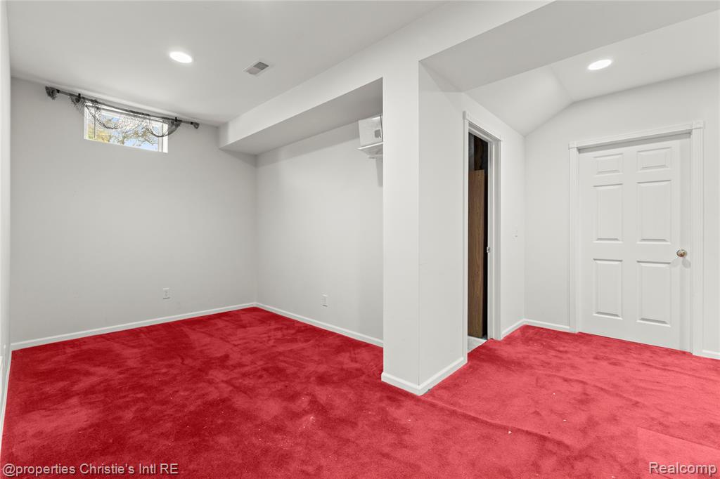 6166 Natures Cove, Grand Blanc, MI 48439 — Photo 30