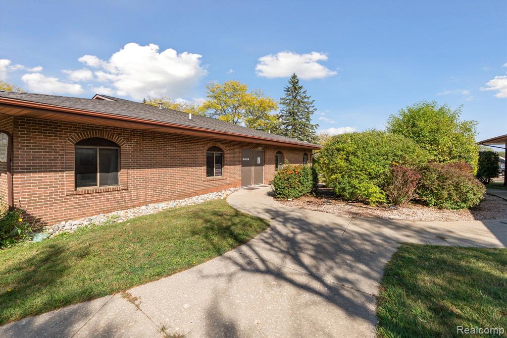 1117 Villa Linde Court, Flint, MI 48532 — Photo 37