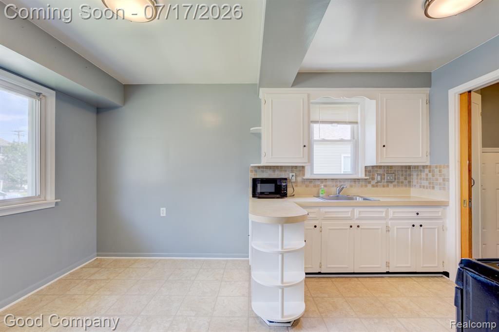 631 Saint Johns Street, Wyandotte, MI 48192 — Photo 5