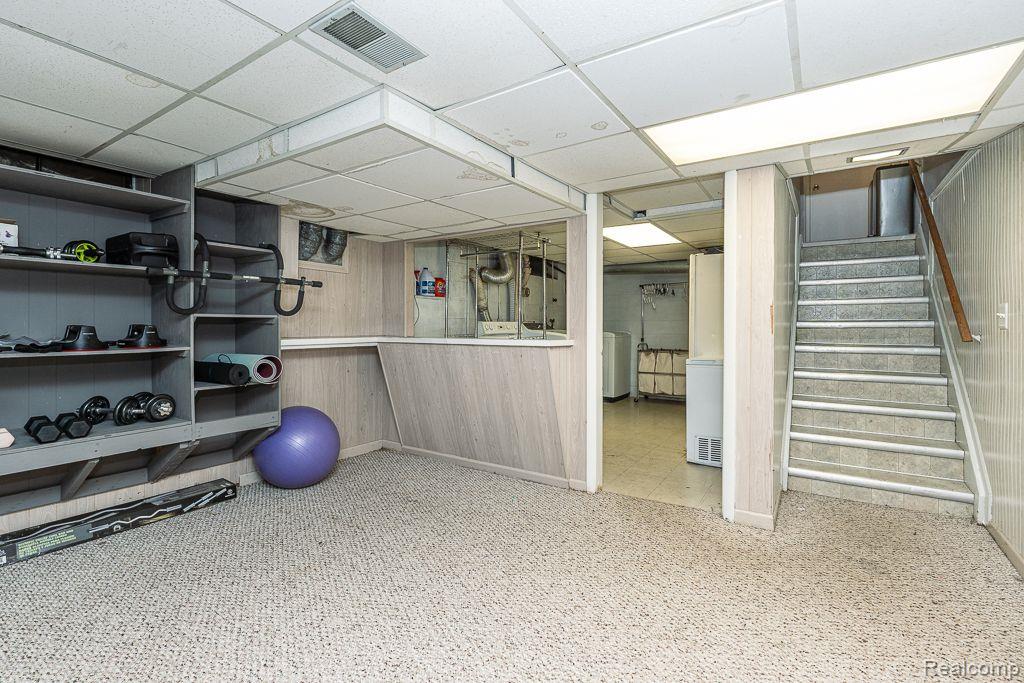 8871 SUNCREST Drive, Sterling Heights, MI 48314 — Photo 42