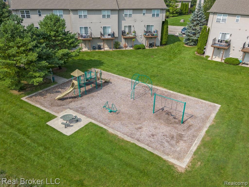 1627 RED HICKORY, Howell, MI 48855 — Photo 28