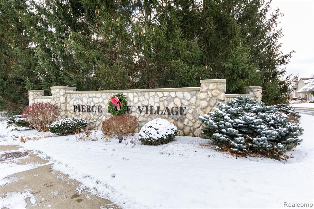 211 PIERCE LAKE Drive, Chelsea, MI 48118 — Photo 3