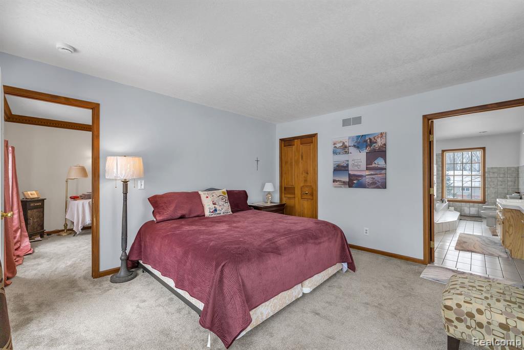 8121 Saint James Drive, Grosse Ile, MI 48138 — Photo 33