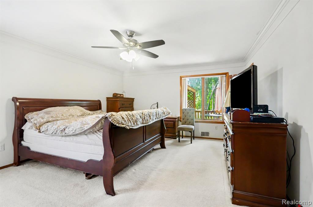 52905 Heatherway Drive, Utica, MI 48316 — Photo 18
