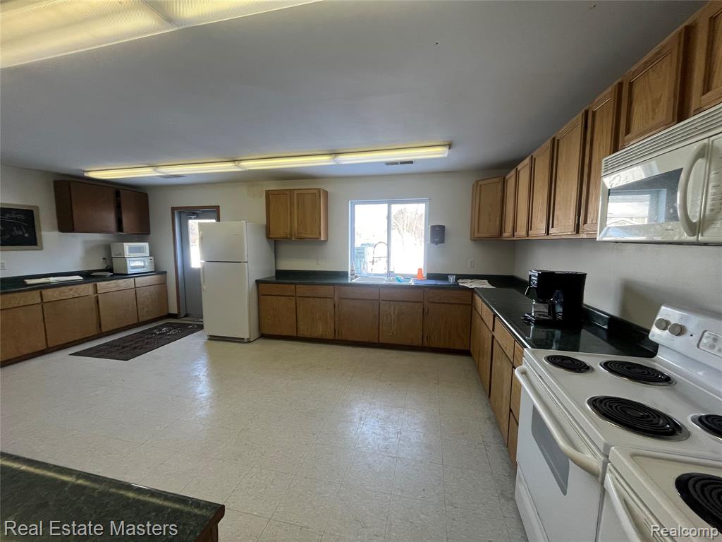 7034 Imlay City Road, Clyde, MI 48049 — Photo 23