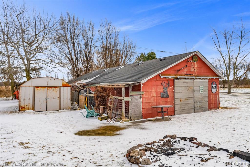 5086 STATE Road, Fort Gratiot, MI 48059 — Photo 35