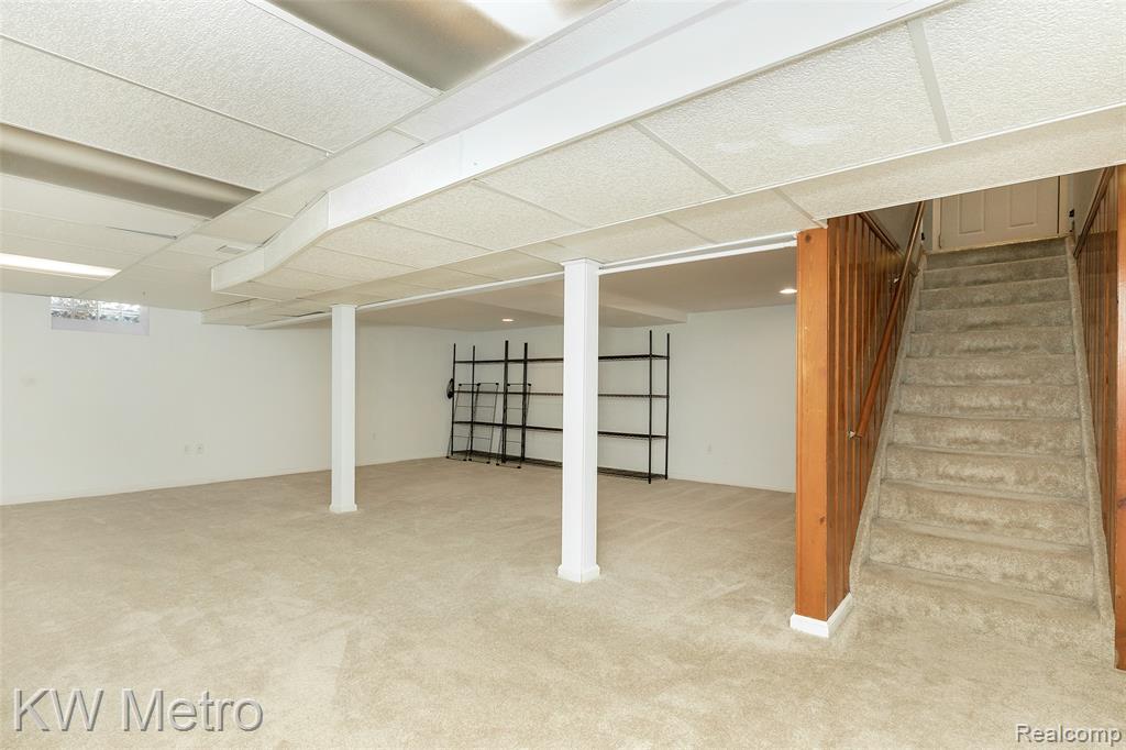 936 E Katherine Avenue, Madison Heights, MI 48071 — Photo 23
