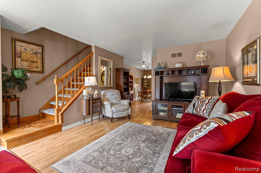 29307 W Jefferson Avenue, 14, Gibraltar, MI — Photo 8