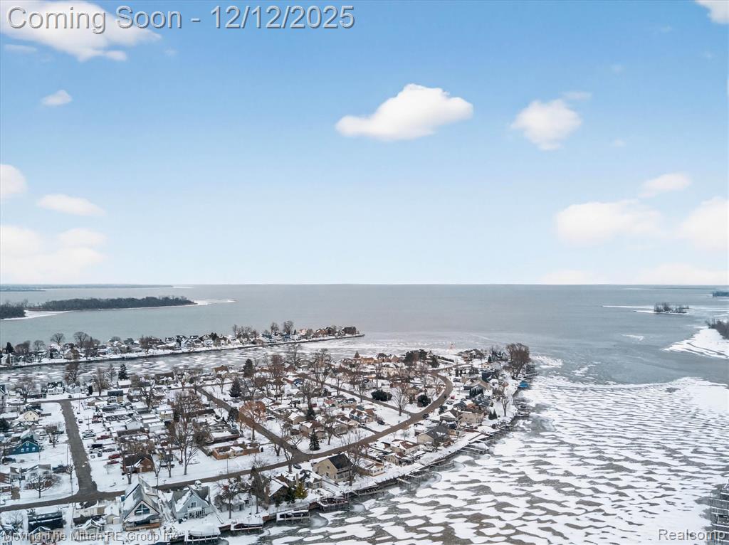 30760 Bayview Drive, Gibraltar, MI — Photo 4