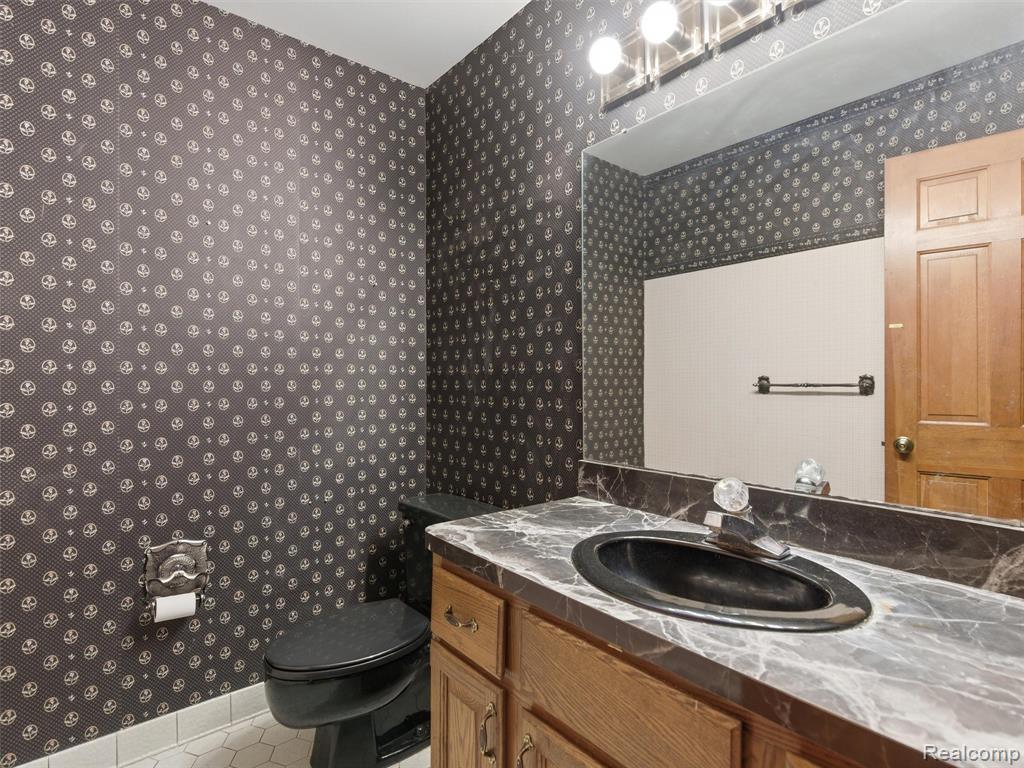 6400 Bridle Lane, Highland, MI 48356 — Photo 24