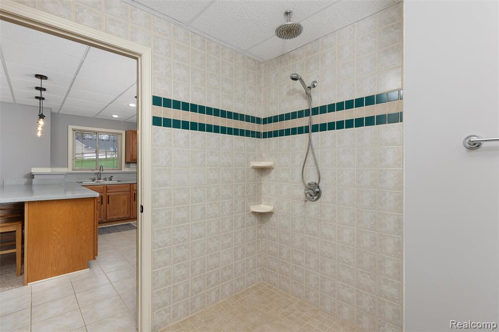 111 Oak Bark Drive, Howell, MI 48843 — Photo 40