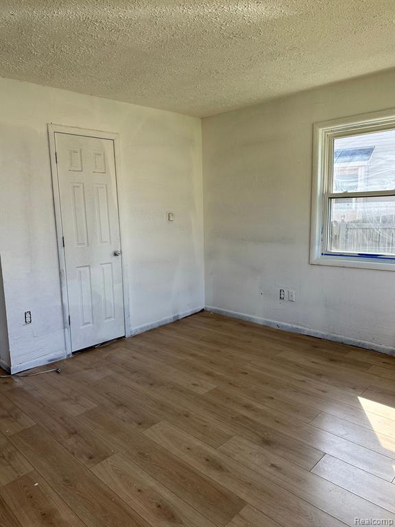 667 HEIGHTS Road, Lake Orion, MI 48362 — Photo 12