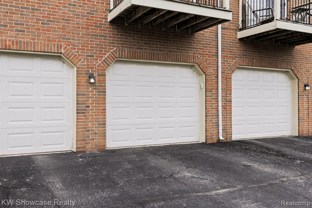 9519 Lakeside Drive, 91, Ypsilanti, MI 48197 — Photo 19