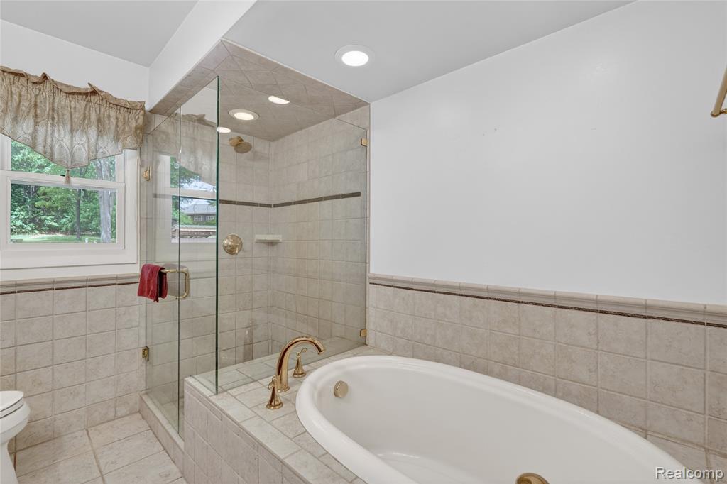 8668 Cooley Beach Drive, White Lake, MI — Photo 28