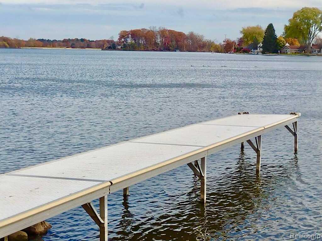 9115 Gale Road, White Lake, MI — Photo 4