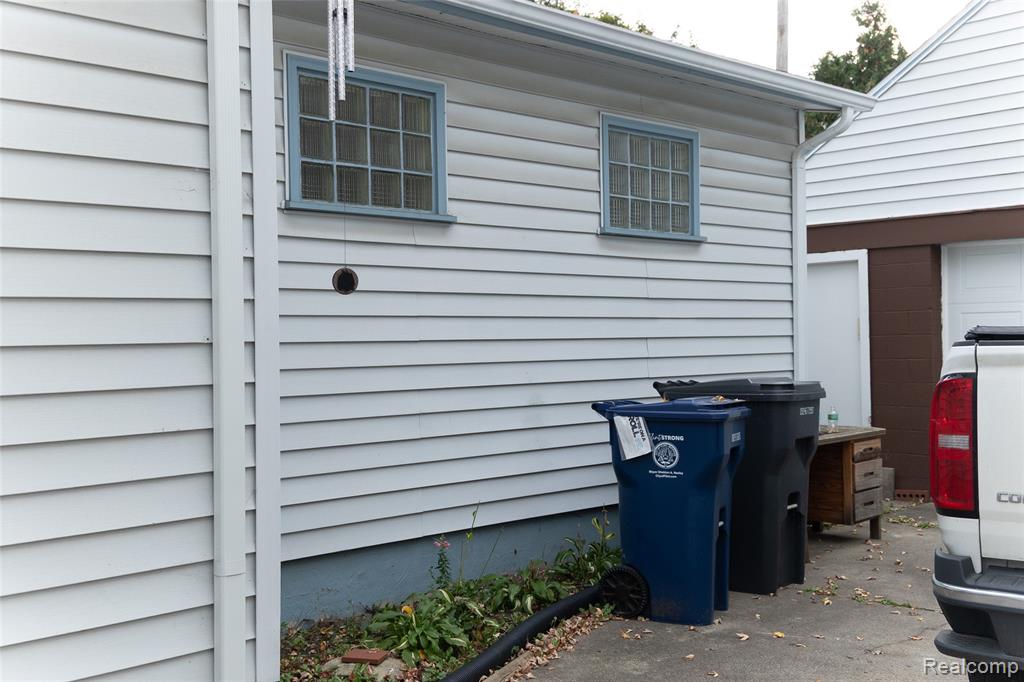 622 Chalmers Street, Flint, MI 48503 — Photo 7
