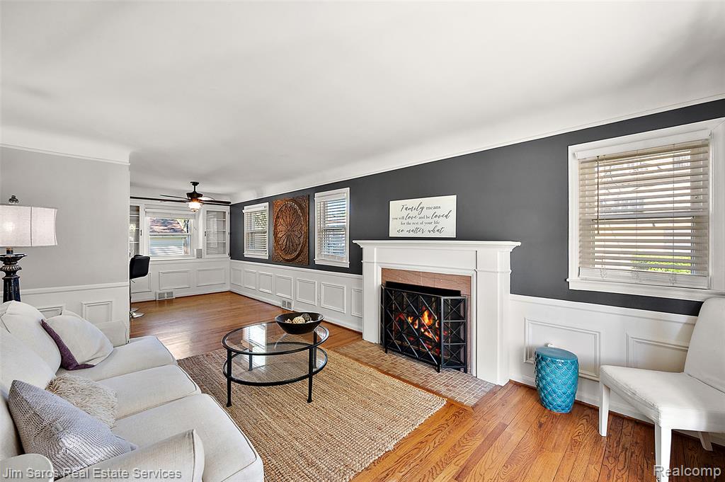 2371 Allard Avenue, Grosse Pointe Woods, MI 48236 — Photo 7
