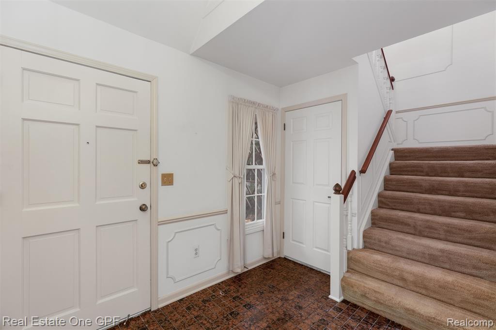 277 Kenwood Court, Grosse Pointe Farms, MI 48236 — Photo 5