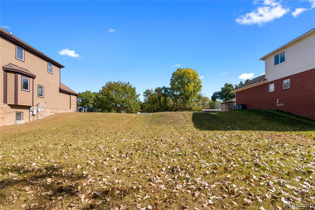 257 Madeleine Lane, Waterford, MI 48328 — Photo 6