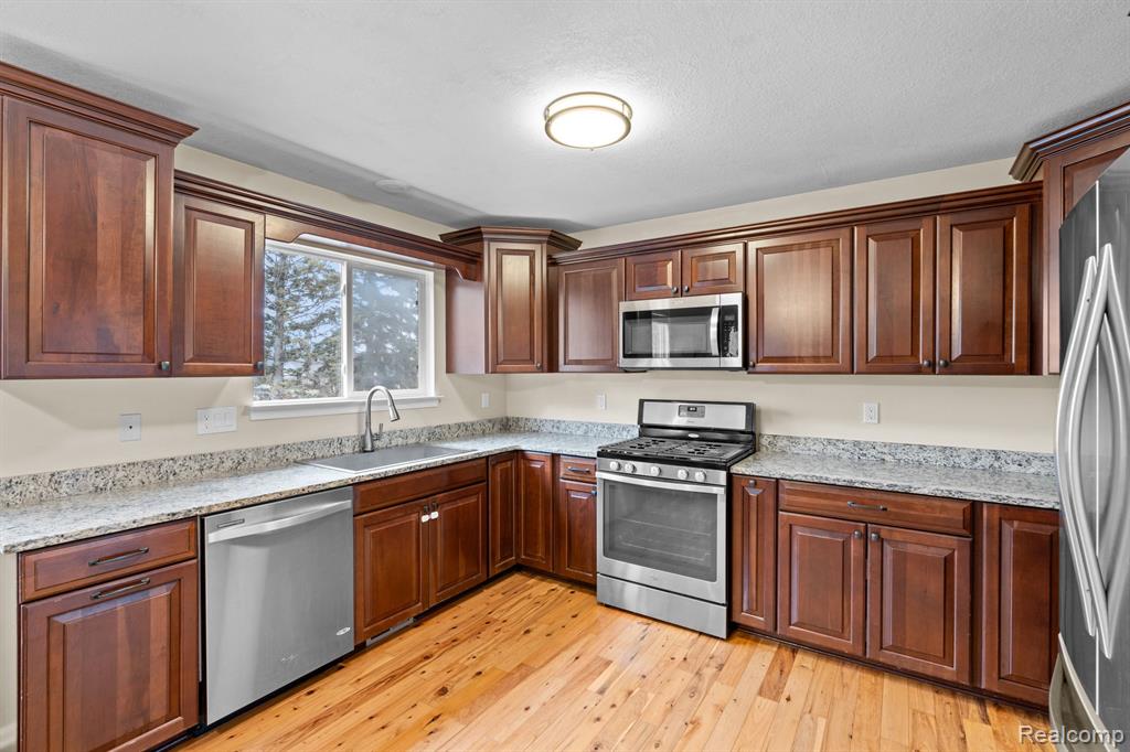 41306 WESTFIELD Circle, Canton, MI 48188 — Photo 2