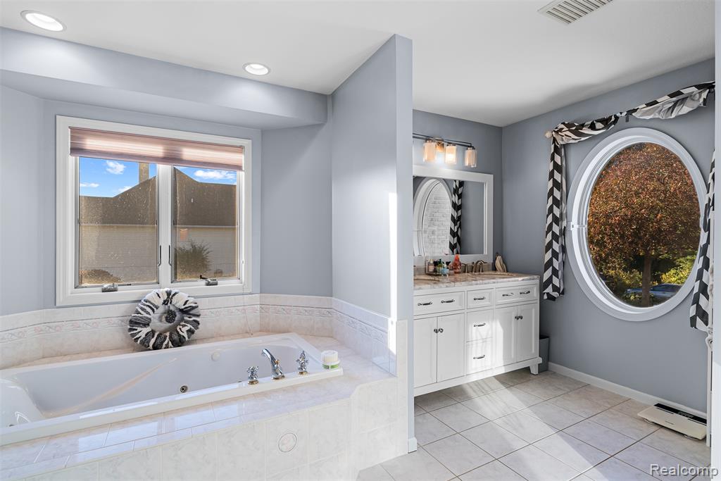 8460 Maurice Lane, Flushing, MI 48433 — Photo 23
