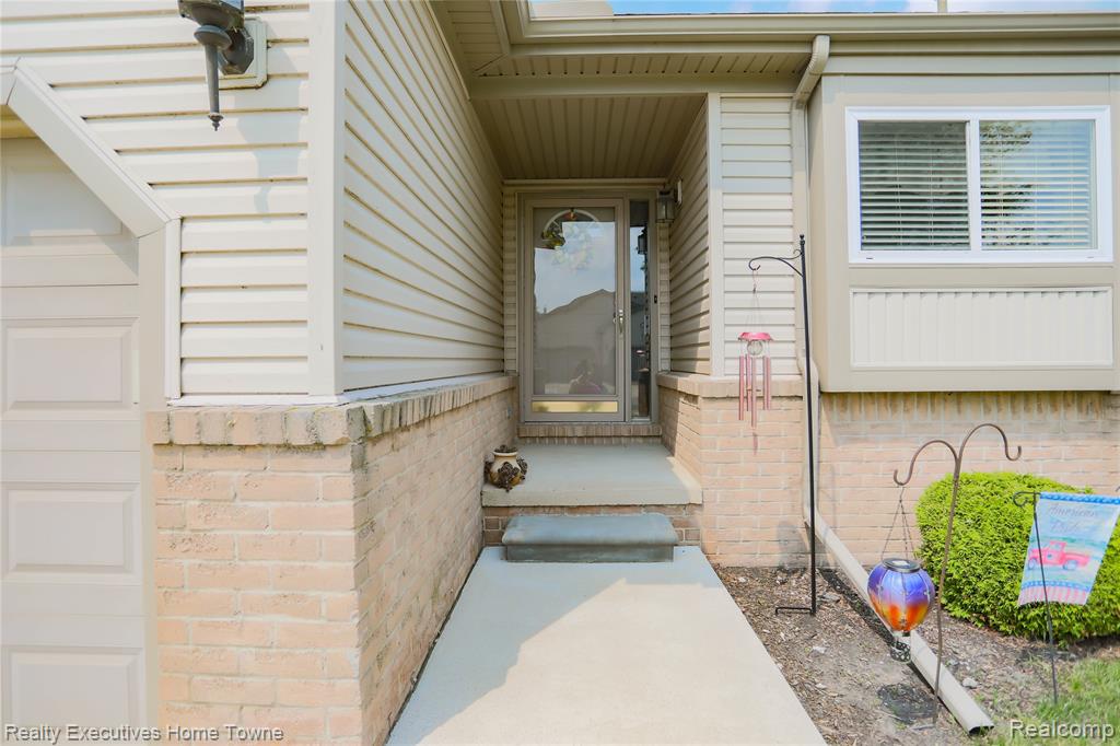 53293 Butternut Street, Chesterfield, MI — Photo 2