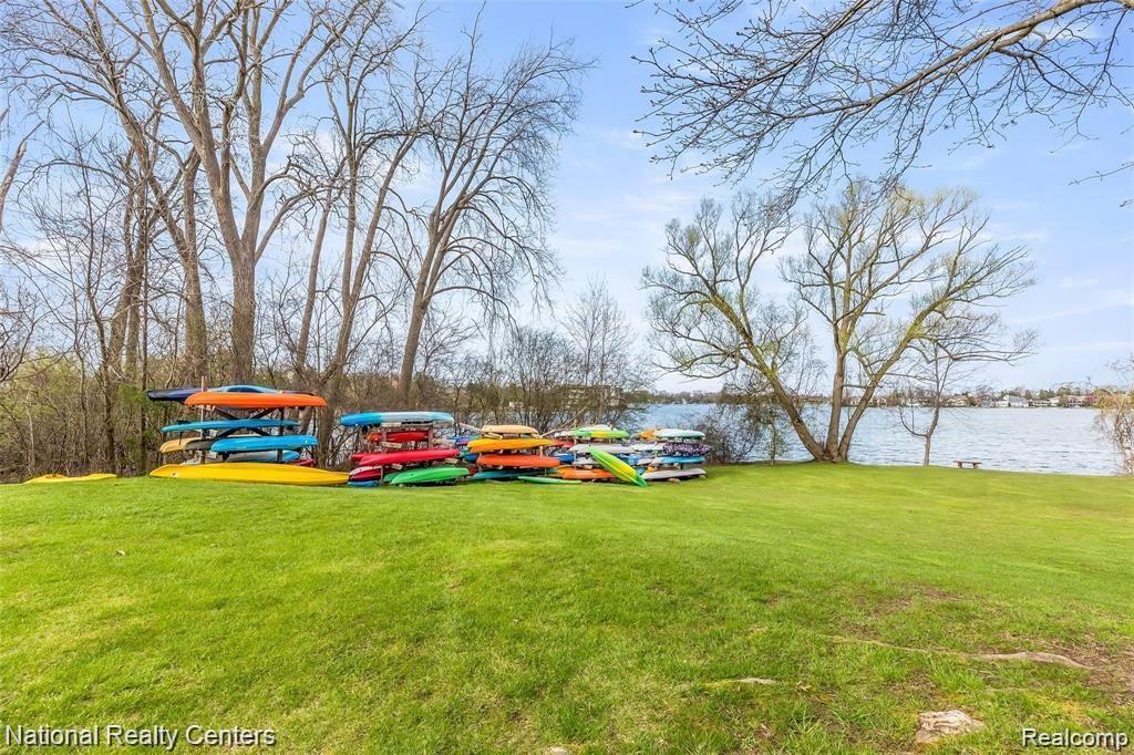 4258 WESTOVER Drive, West Bloomfield, MI 48323 — Photo 12