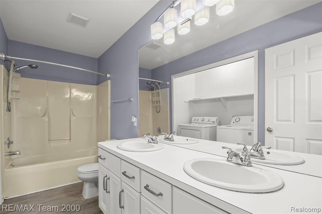 45225 Yorkshire Drive, Novi, MI — Photo 37