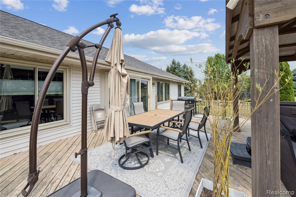 493 Cloverview Lane, Howell, MI 48843 — Photo 47