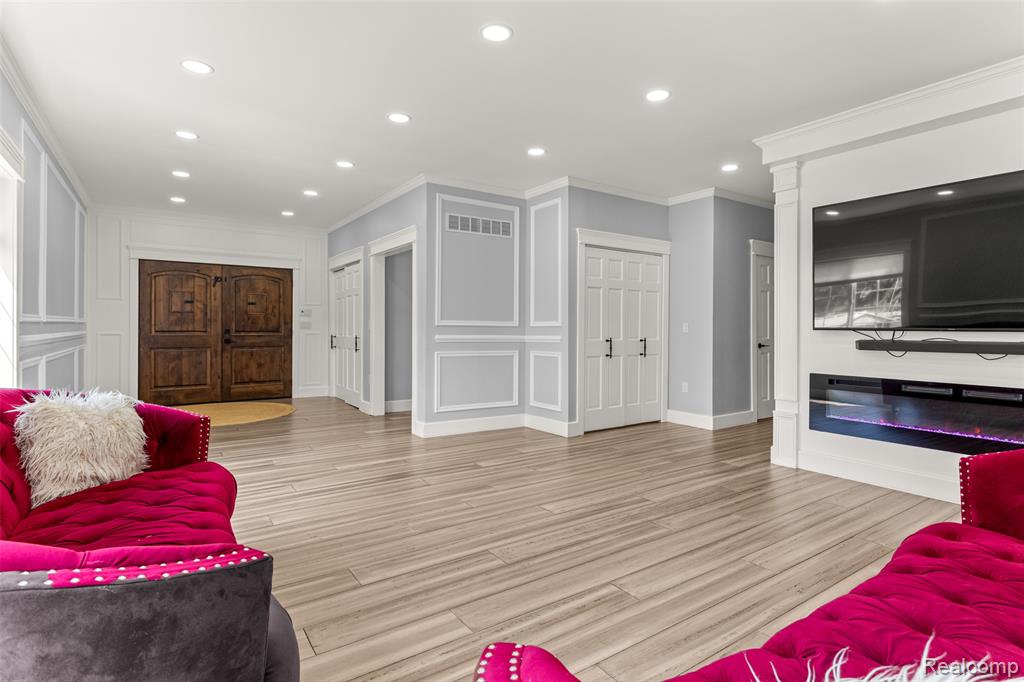 5908 Kinmore Street, Dearborn Heights, MI 48127 — Photo 14