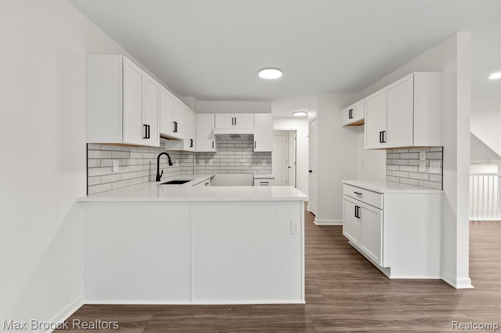 24530 Pineview Street, Oak Park, MI 48237 — Photo 13