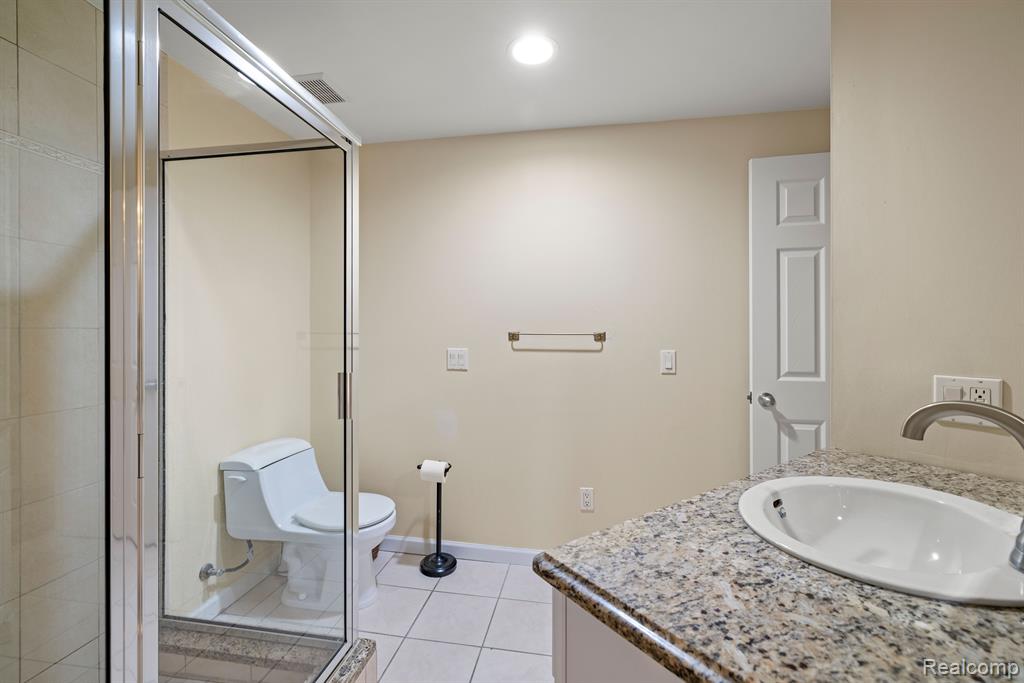 49332 GOLDEN LAKE Drive, Shelby Twp, MI 48315 — Photo 53
