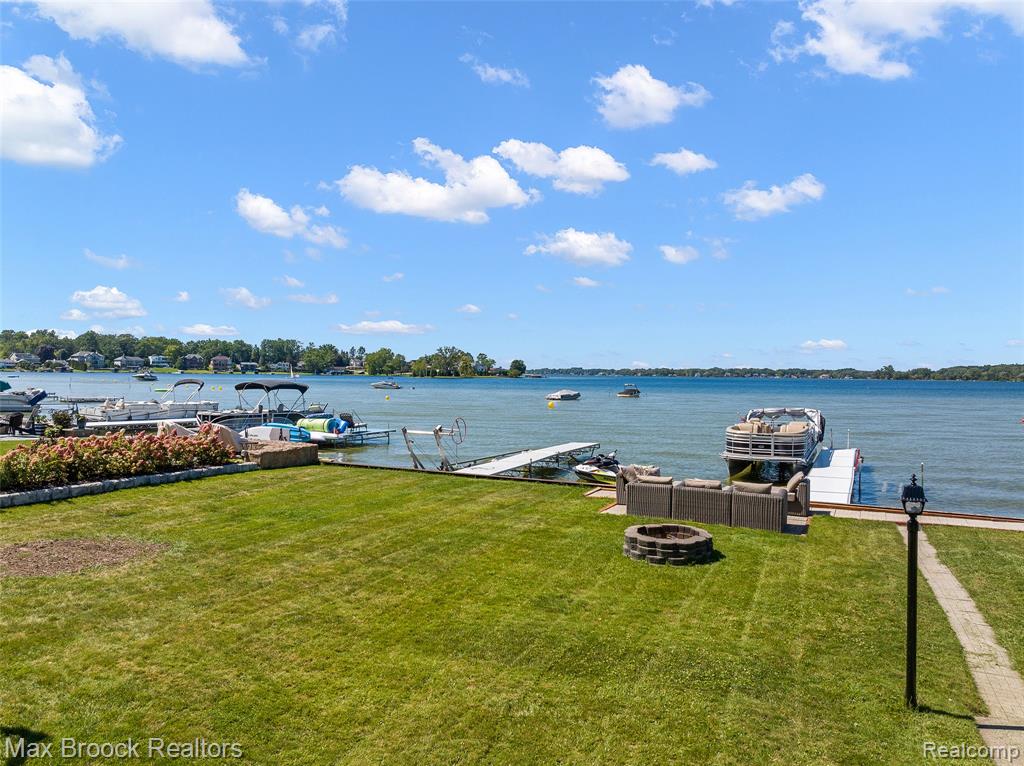 2022 Willow Beach Street, Keego Harbor, MI 48320 — Photo 21