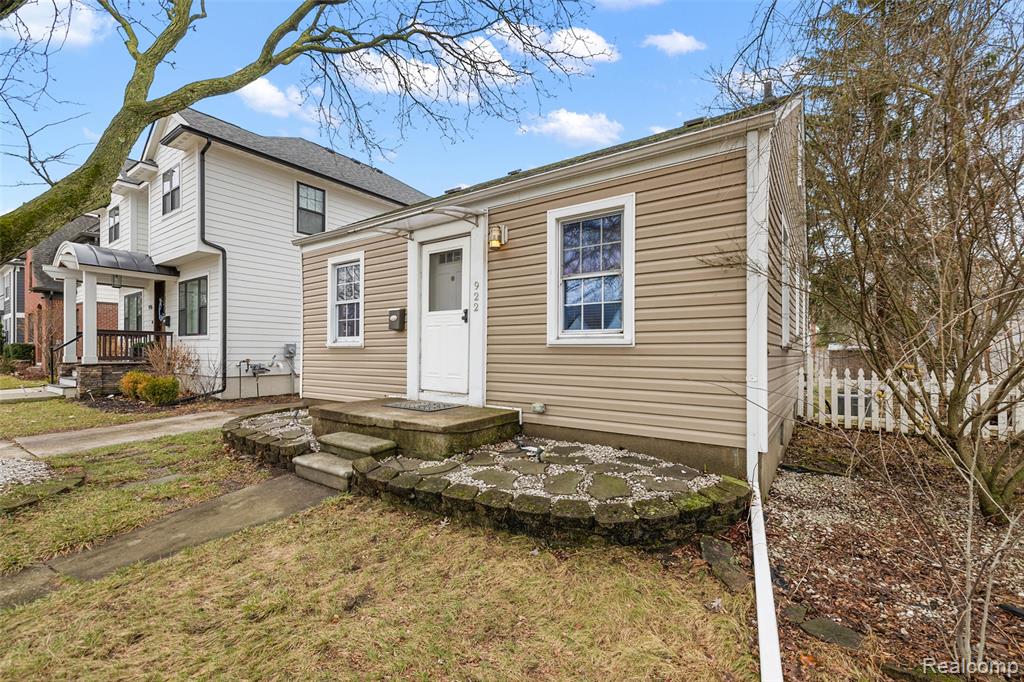 922 McLean Avenue, Royal Oak, MI 48067 — Photo 38