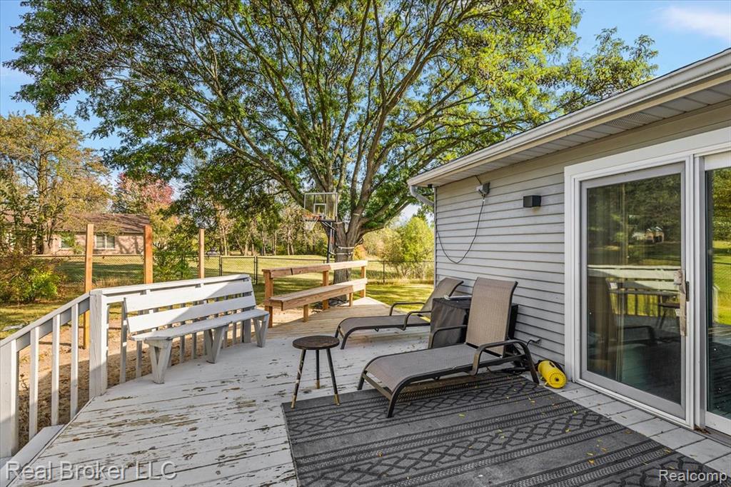 24348 Simmons Drive, Novi, MI — Photo 57