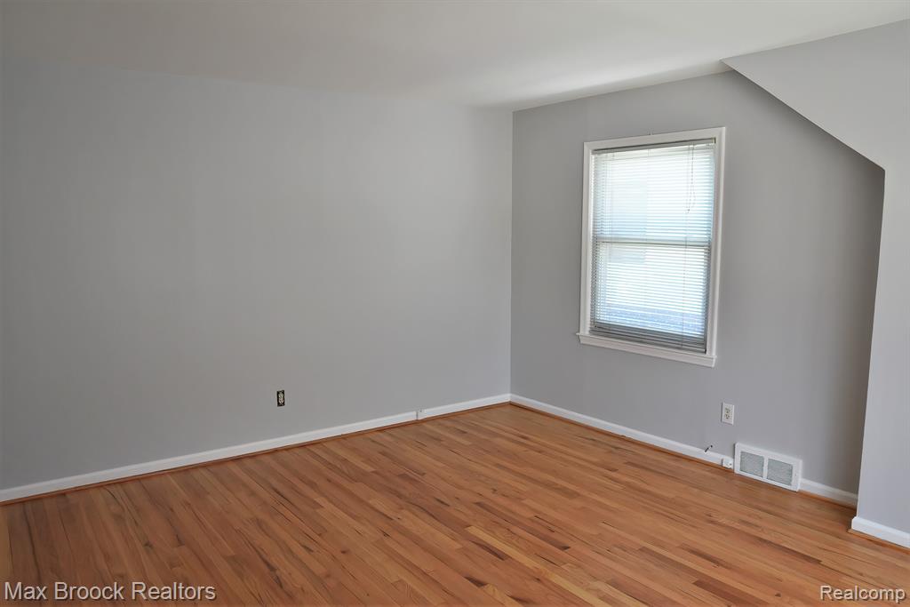 690 E LINCOLN Street, Birmingham, MI 48009 — Photo 8