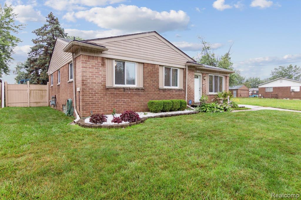 41551 HAMLIN Street, Belleville, MI 48111 — Photo 2