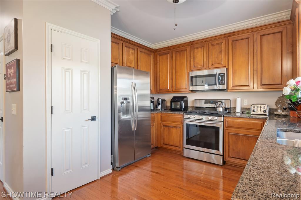 4341 Summer Place, Shelby Twp, MI 48316 — Photo 18