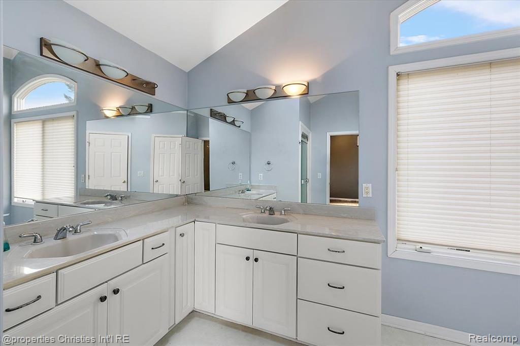 5863 Clarkston Road, Clarkston, MI 48348 — Photo 38
