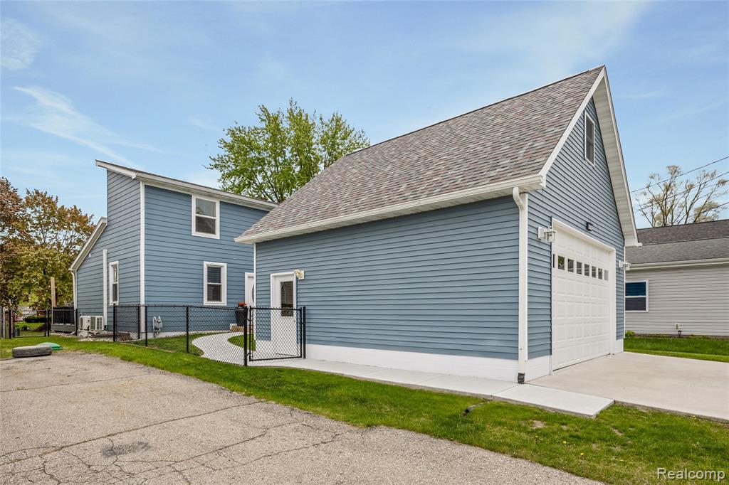 9474 Thames Boulevard, White Lake, MI — Photo 2