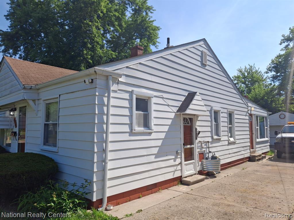8310 Braile, Detroit, MI 48228 — Photo 21