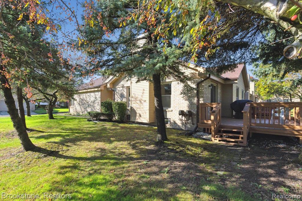 41424 AMBERCREST Drive, Sterling Heights, MI 48314 — Photo 2
